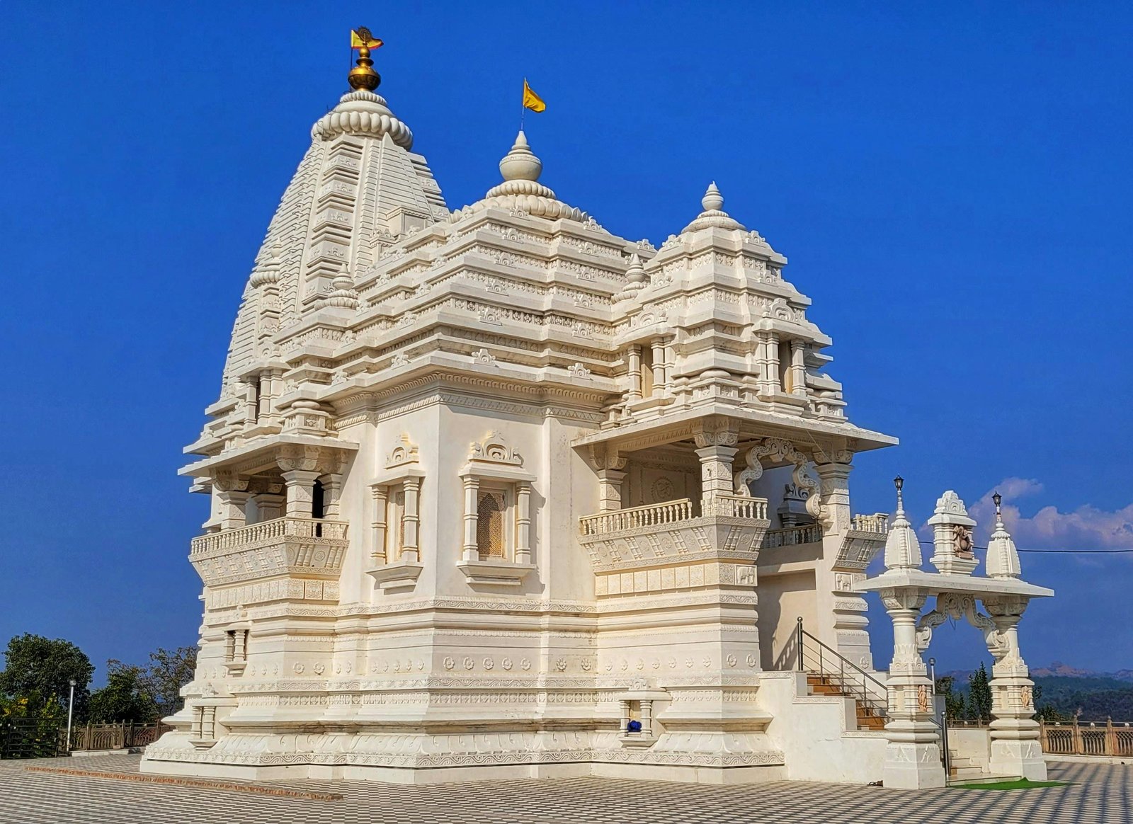 Smart Temples: Technology Meets Spirituality in Indian Design Smart Temples: Technology Meets Spirituality in Indian Design