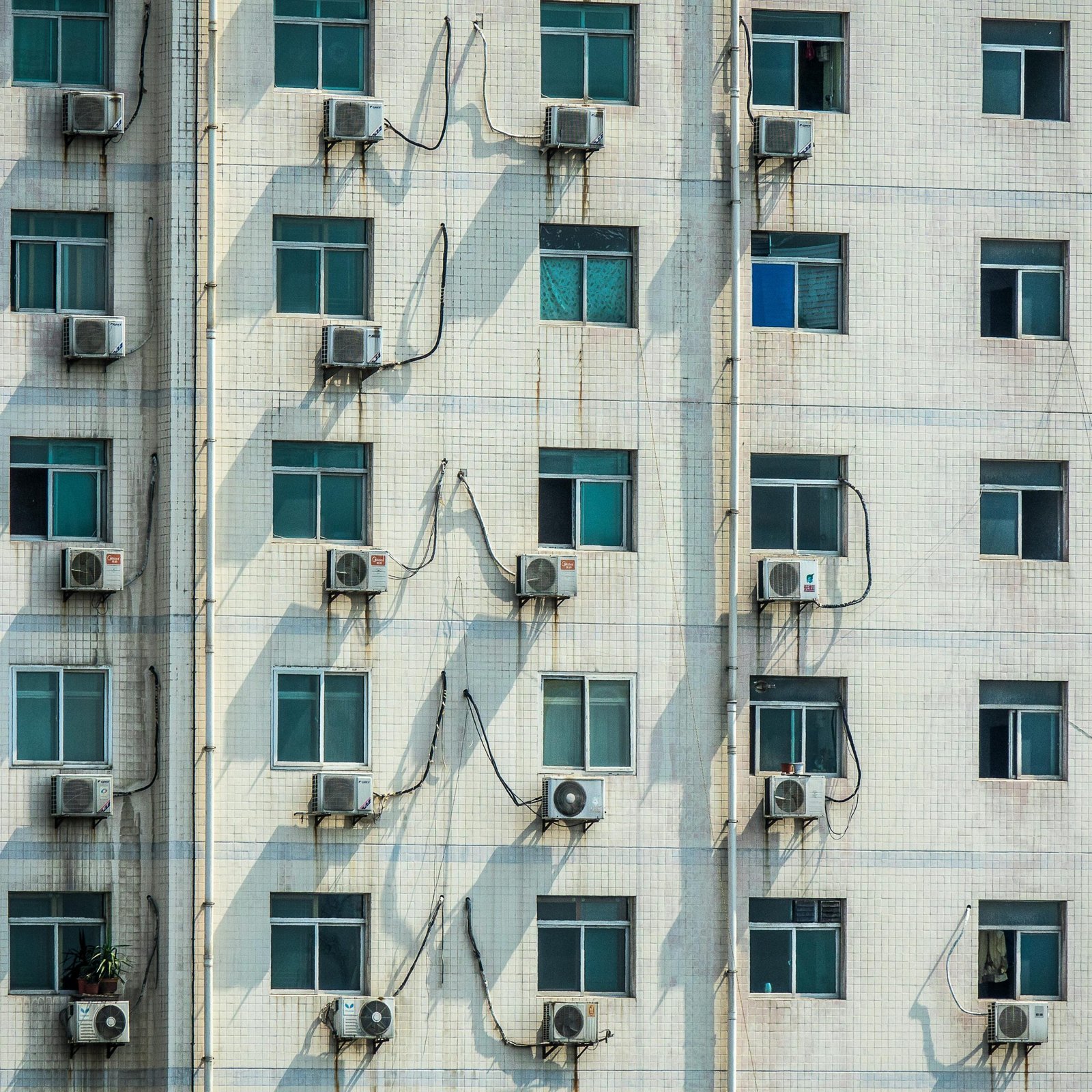The Importance of Home Ventilation Marble vs Tiles